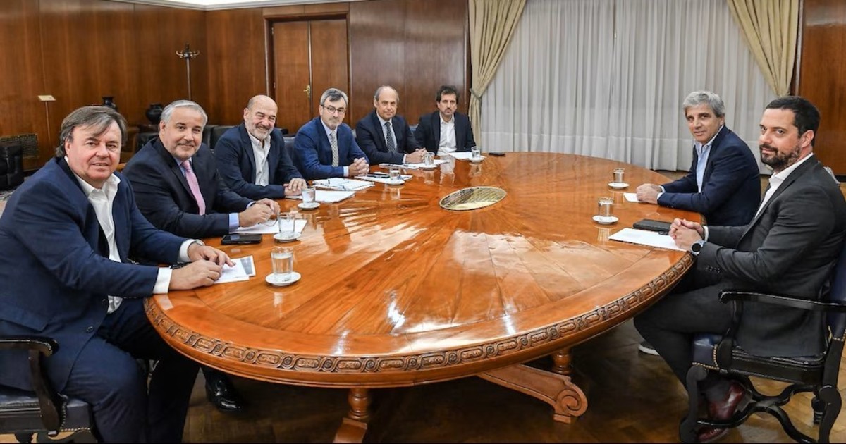 Caputo busca un gesto para la industria, sin romper el equilibrio fiscal