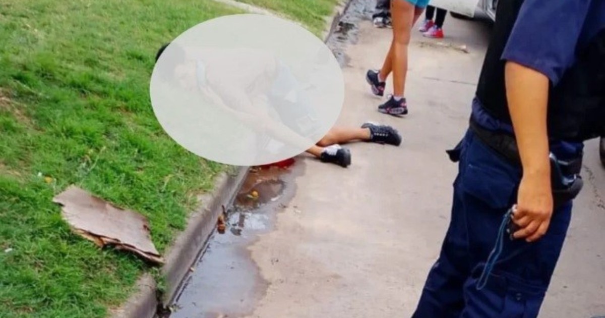 un policía atropelló a un joven en moto, huyó y cuando iba a entregarse mató a un primo de la víctima que fue a increparlo