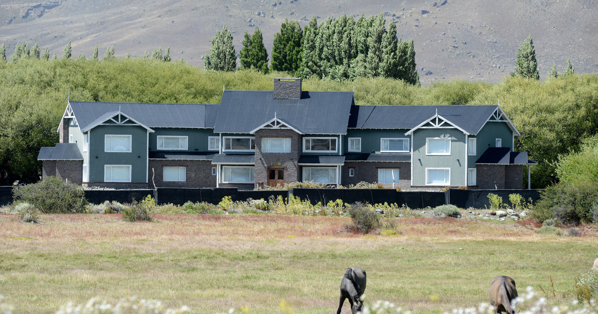 el detalle de las coimas que pagó la empresa que manejó el hotel boutique de Cristina Kirchner que será decomisado