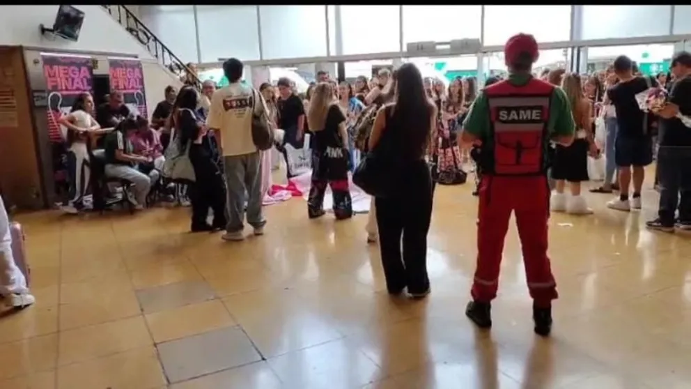 Personas descompensadas y disturbios por presunta sobreventa en el Teatro Gran Rivadavia