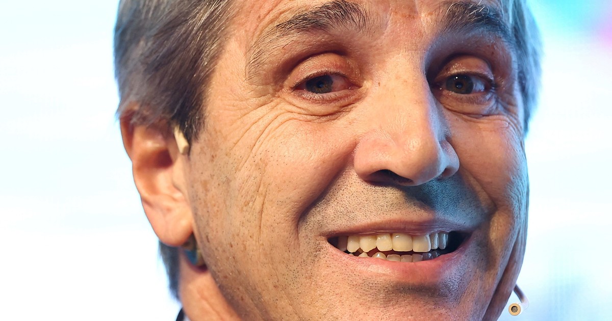 Utilice este título  La economía real no escucha todavía las declaraciones de Luis Caputo y cree en base a ese titulo original un titulo nuevo, preciso, comprensible y que no pierda relacion con el titulo original. Necesito que me devuelvas solo y nada mas que el titulo nuevo.