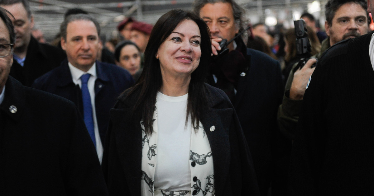 Milei prepara cambios en los planes sociales y la AUH, y empodera a Pettovello