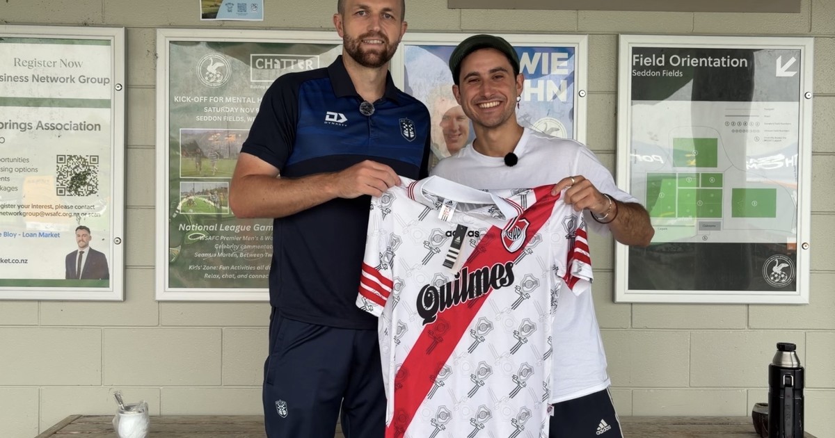 Sufrió depresión, se hizo viral entrevistando al profesor que le convirtió a Boca y ahora sueña con conocer al Dibu Martínez :: Olé