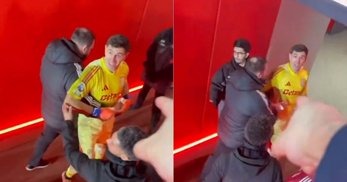 Video: el cruce del Dibu Martínez con los hinchas del Arsenal :: Olé