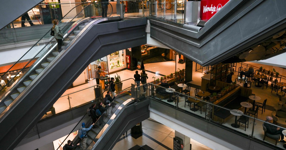 zafaron los súper, pero hubo un derrumbe en shoppings y mayoristas en el tercer trimestre