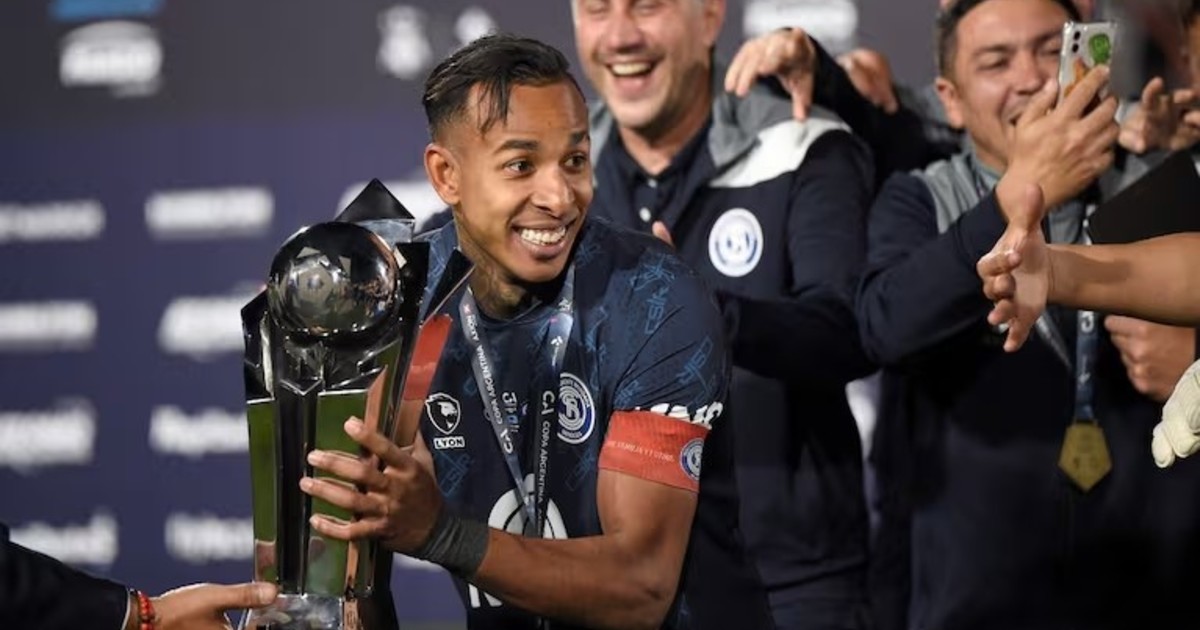 Bomba del verano: River evalúa la contratación de Villa :: Olé