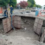Comienzan a reparar el caño este jueves y esperan restablecer el agua el fin de semana