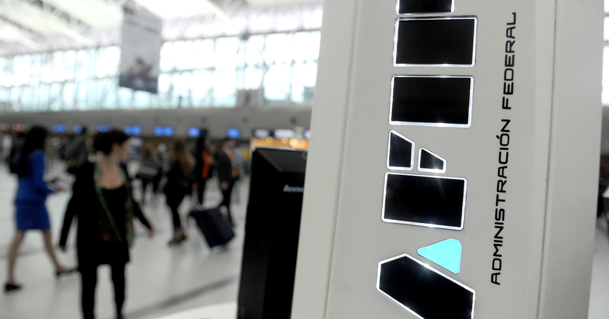 Descabezan a toda la cúpula de la Aduana de Ezeiza y el nuevo jefe será un hombre del titular de ARCA, Andrés Vázquez