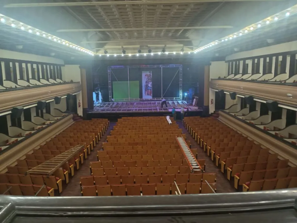 El Teatro Español de Comodoro Rivadavia renueva de manera integral su escenario