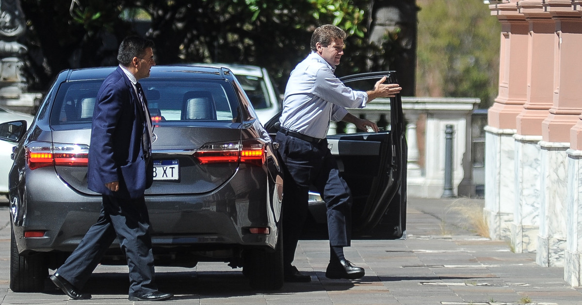 “Entrega de soberanía” y “alineamiento a Estados Unidos”, las sospechas del gobernador de Tierra del Fuego por la intervención del puerto de Ushuaia y el avión que llegó de Washington