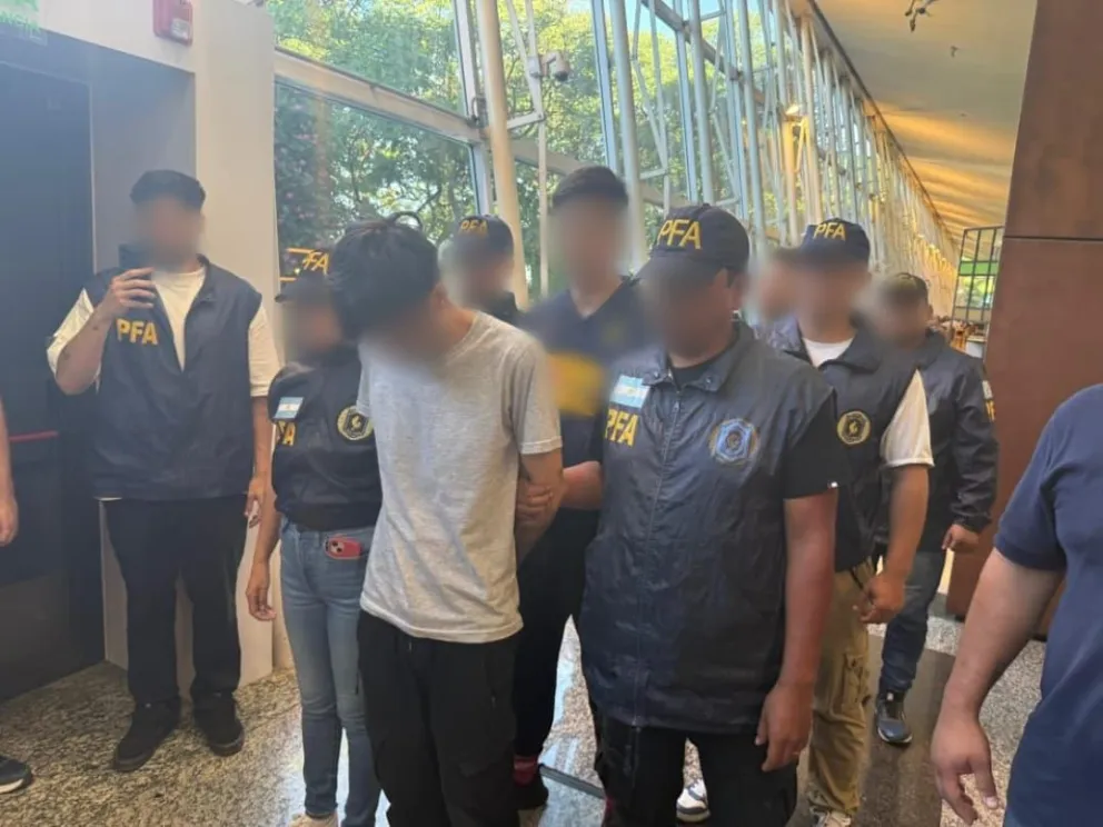 Expulsaron del país a cuatro chilenos con antecedentes penales