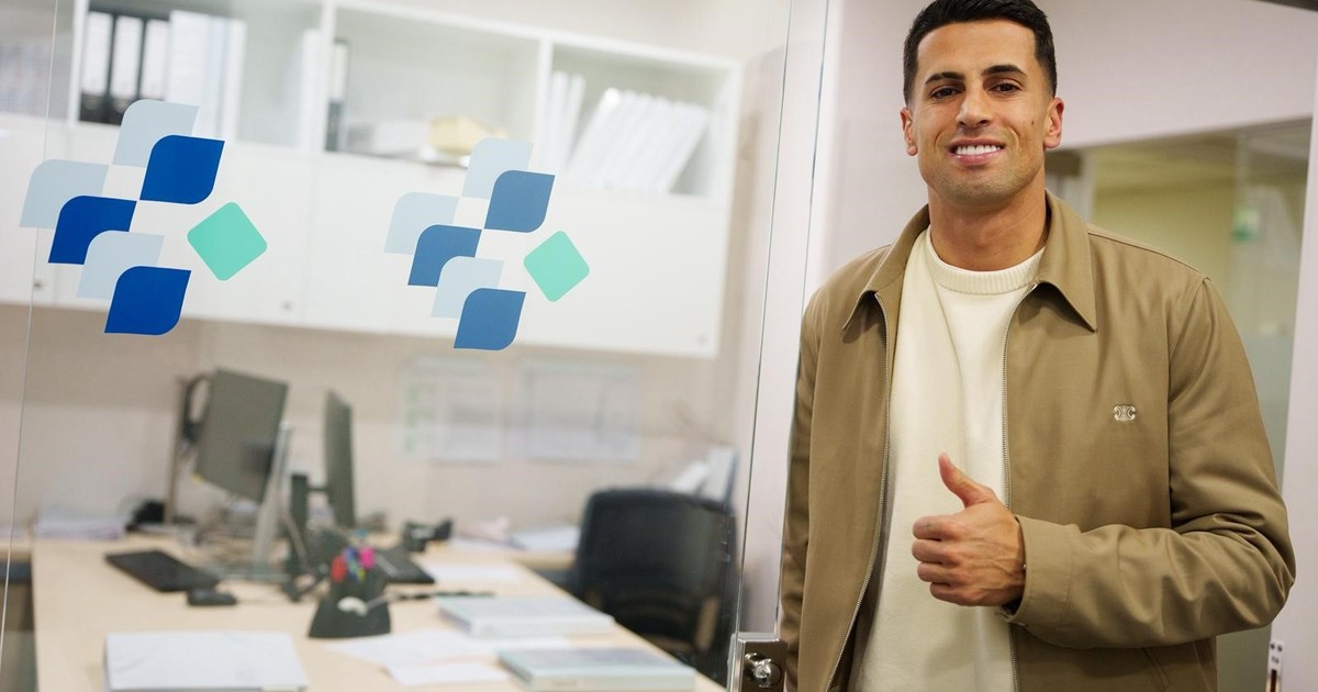 Joao Cancelo volvió a Barcelona :: Olé