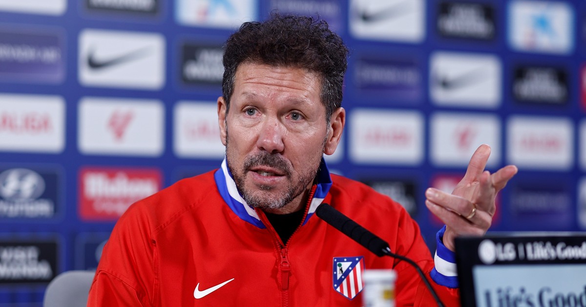 Utilice este título  La calentura de Simeone cuando le consultaron por la sequía de Julián: “¿Enserio me estás preguntando?” :: Olé y cree en base a ese titulo original un titulo nuevo, preciso, comprensible y que no pierda relacion con el titulo original. Necesito que me devuelvas solo y nada mas que el titulo nuevo.