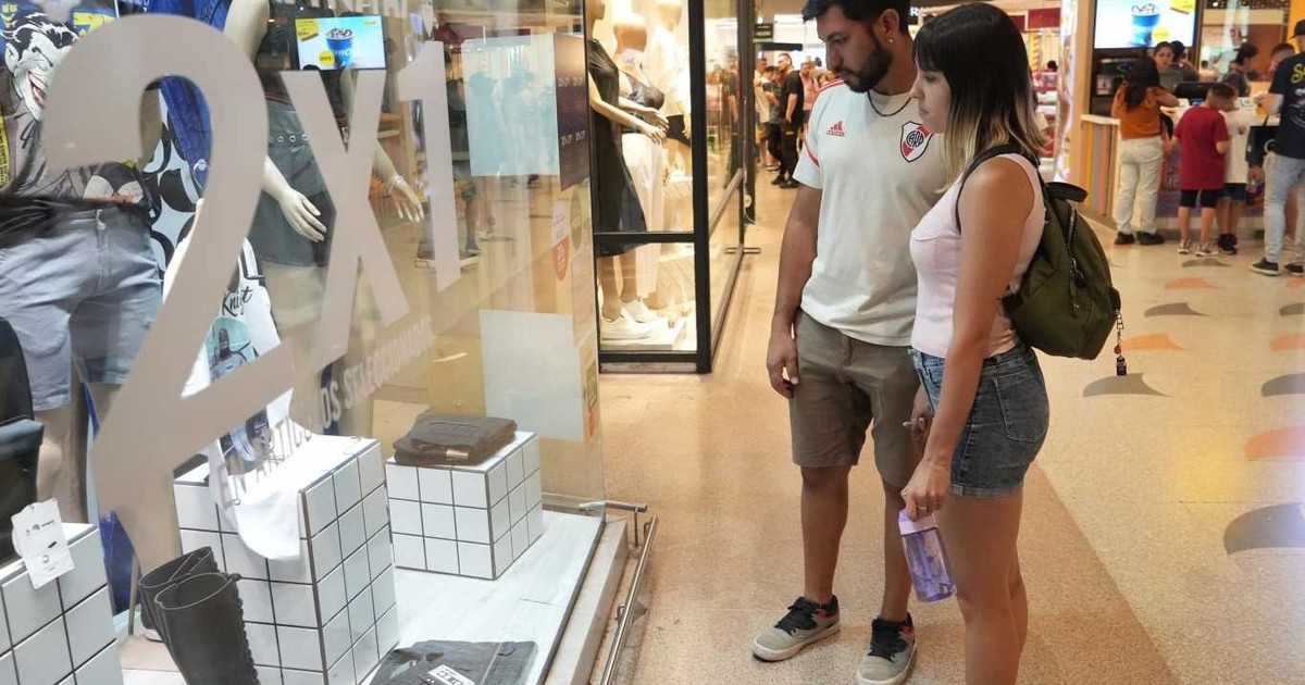 Utilice este título  La confianza del consumidor se recuperó y subió 2,2% en enero tras la caída de diciembre y cree en base a ese titulo original un titulo nuevo, preciso, comprensible y que no pierda relacion con el titulo original. Necesito que me devuelvas solo y nada mas que el titulo nuevo.