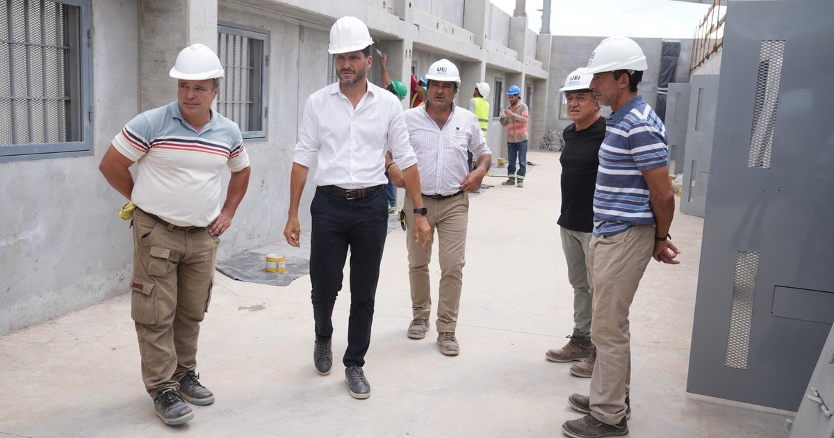 Maximiliano Pullaro mostró los avances de "El Infierno", la cárcel de máxima seguridad para narcos que copia el modelo de Bukele en El Salvador