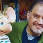 Utilice este título Murió Gabriel Garzón, la inconfundible voz del Topo Gigio: tenía 57 años y cree en base a ese titulo original un titulo nuevo, preciso, comprensible y que no pierda relacion con el titulo original. Necesito que me devuelvas solo y nada mas que el titulo nuevo.