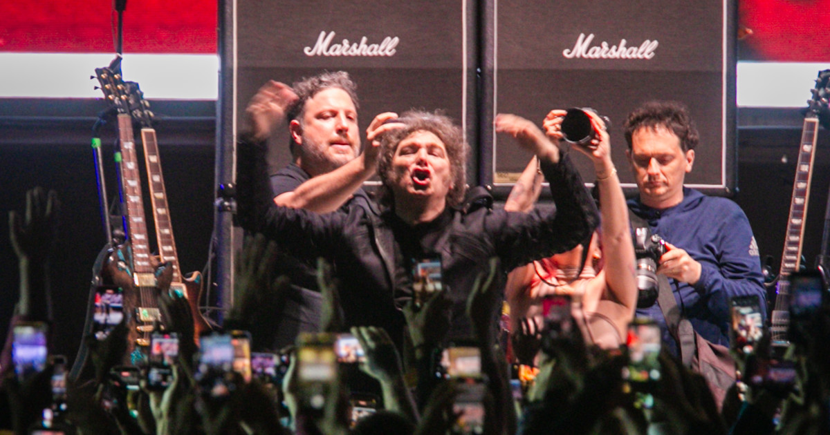 duras críticas a Milei por cantar con Fátima Flórez mientras avanzan los incendios forestales