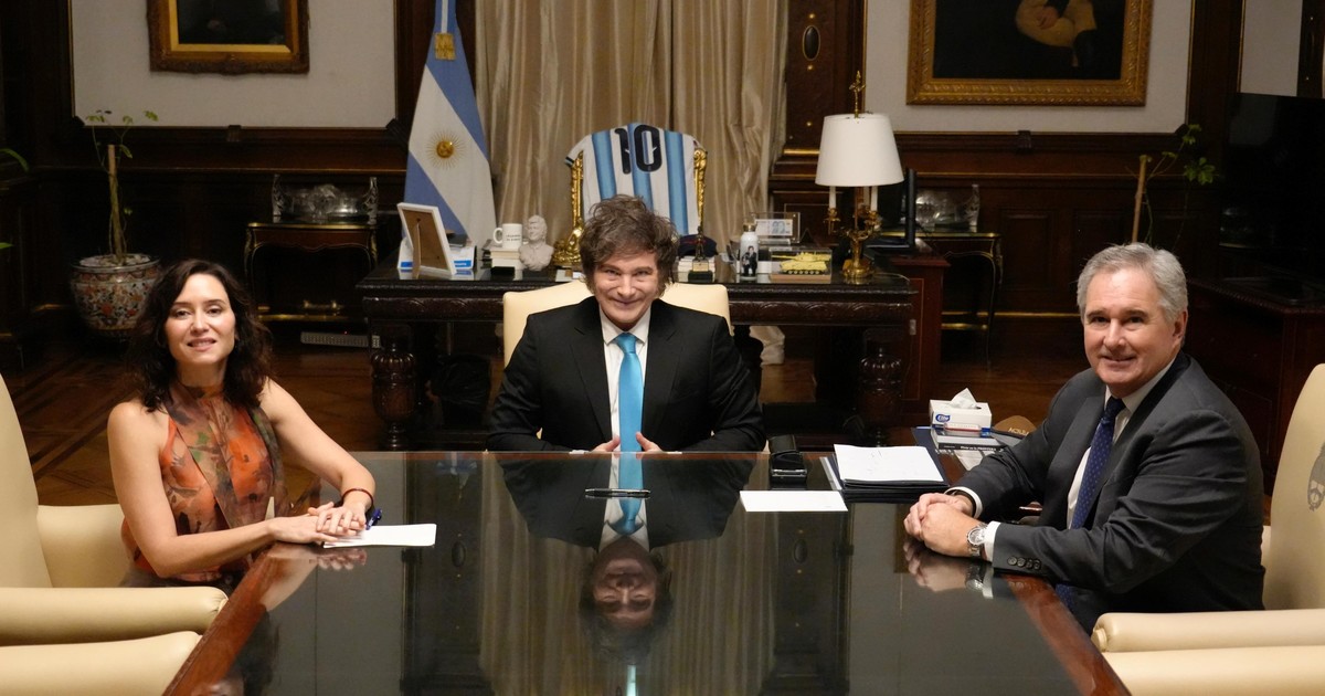 el Presidente sigue desde Olivos el "minuto a minuto" de las liberaciones de presos políticos en Venezuela