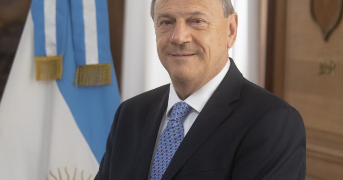 Utilice este título  se va Pablo Santos del Renaper y asume Diego Pérez Lorgueilleux y cree en base a ese titulo original un titulo nuevo, preciso, comprensible y que no pierda relacion con el titulo original. Necesito que me devuelvas solo y nada mas que el titulo nuevo.