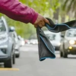 Buscan prohibir la actividad de los “trapitos” y “cuida coches” en Comodoro