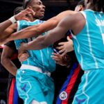 Utilice este título  Caos en la NBA: lunes a pura tangana con seis expulsados :: Olé y cree en base a ese titulo original un titulo nuevo, preciso, comprensible y que no pierda relacion con el titulo original. Necesito que me devuelvas solo y nada mas que el titulo nuevo.