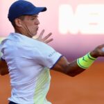 Utilice este título  Cómo les fue a Sebastián Báez y Camilo Ugo Carabelli en los octavos del Argentina Open :: Olé y cree en base a ese titulo original un titulo nuevo, preciso, comprensible y que no pierda relacion con el titulo original. Necesito que me devuelvas solo y nada mas que el titulo nuevo.