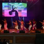 Utilice este título  Esquel celebra su 120° aniversario con una Expo de verano y cree en base a ese titulo original un titulo nuevo, preciso, comprensible y que no pierda relacion con el titulo original. Necesito que me devuelvas solo y nada mas que el titulo nuevo.