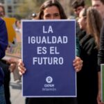 Utilice este título Foro Económico Mundial: malas noticias desde Argentina y cree en base a ese titulo original un titulo nuevo, preciso, comprensible y que no pierda relacion con el titulo original. Necesito que me devuelvas solo y nada mas que el titulo nuevo.