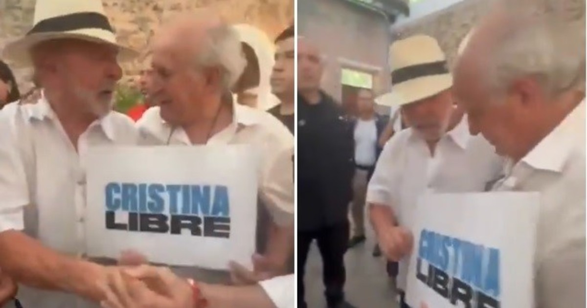 Lula da Silva se sacó una foto con un cartel de “Cristina libre” en Brasil y le pidió que “no afloje”