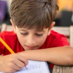 Utilice este título cómo saber si seguís como beneficiario y dónde mirarlo y cree en base a ese titulo original un titulo nuevo, preciso, comprensible y que no pierda relacion con el titulo original. Necesito que me devuelvas solo y nada mas que el titulo nuevo.