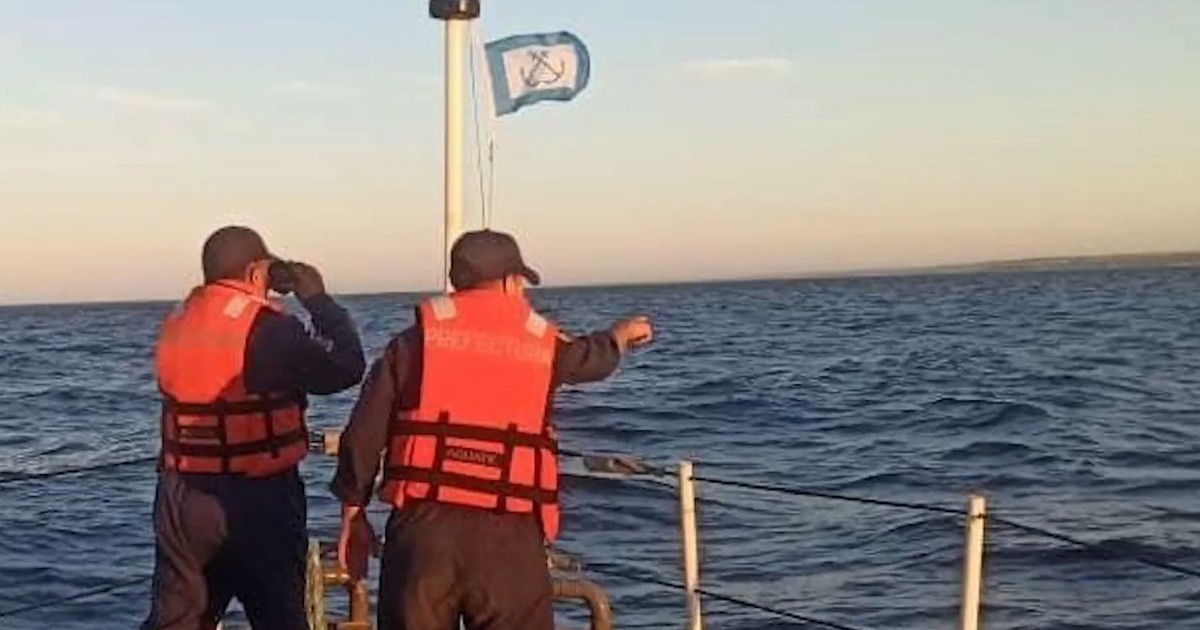 desesperada búsqueda de una joven que desapareció mientras hacía buceo con su pareja