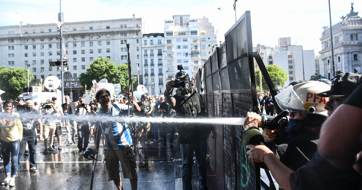 el Gobierno evitó el paro general y se prepara para enfrentar a la CGT en la calle
