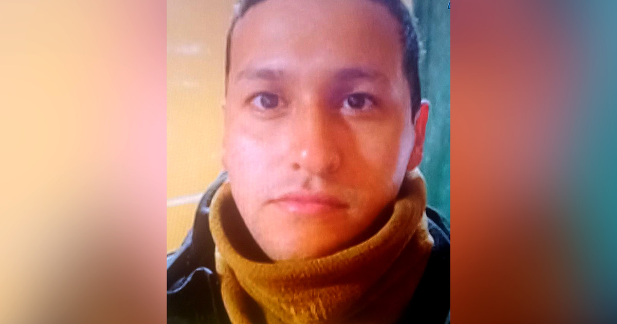 quedó en medio de un ataque con drones y misiles