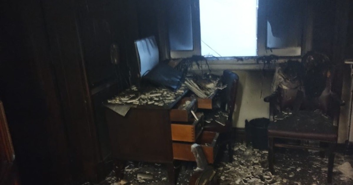 se prendió fuego el despacho de una senadora de Chubut y dos empleados terminaron en el hospital