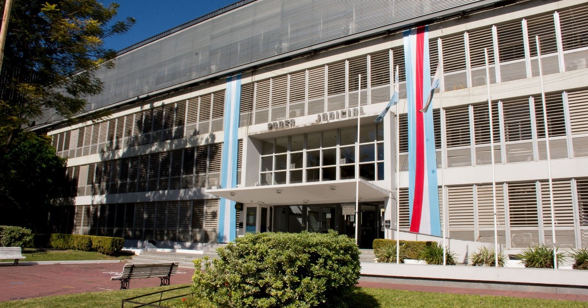 un jurado popular declaró culpable a dos policías por abusar sexualmente de dos adolescentes en un hogar de resguardo